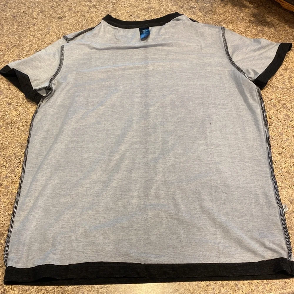 90 Degree By Reflex Men’s Soft V Neck Tee Small Dark Gray or Gray and Black - Picture 12 of 13